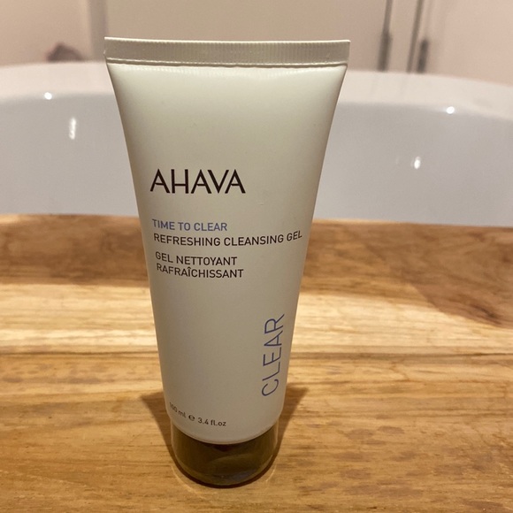 AHAVA Refreshing Cleansing Gel - Picture 2 of 3